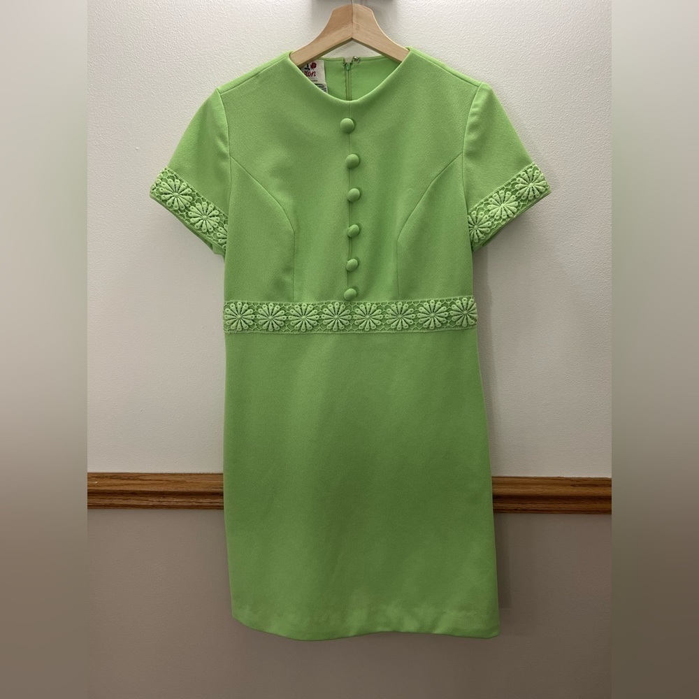 EUC Vintage 60s Green Floral Lace Boat Neck Midi Mod Dress Size Medium - Picture 2 of 8